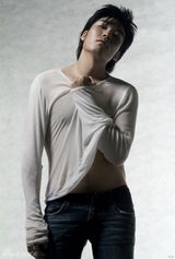 组图：楚博仁魅力写真 从英伦气质到时尚性感