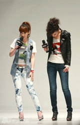 幻灯：陆毅春晓戚薇袁成杰出席某时尚品牌盛典