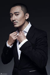 组图：陈昊黑白写真 魅惑绅士展型男本色