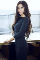 组图：张子瑄初秋写真曝光 尽显女人本色