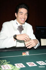 组图：锦荣代言手表吸金 谈“好友”蔡依林装傻