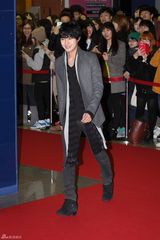 高清组图：朴有天金素贤等亮相李诗英新片试映