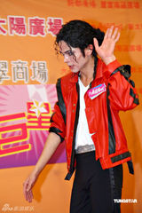 幻灯图集：杰克逊模仿者赴港 外形神似劲歌热舞