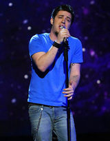 幻灯图：《美国偶像》第九季男生10进8 热度弥漫