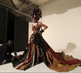 高清图：碧昂斯拍非洲灵感大片 狂野造型显大气