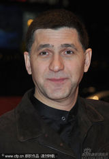 幻灯：电影节主席捧场《如何结束这个夏天》首映