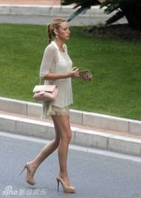 组图：莱昂纳多和布莱克-莱弗利牵手约会秀甜蜜