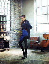 组图：韩星吴涟序个性写真展百搭魅力