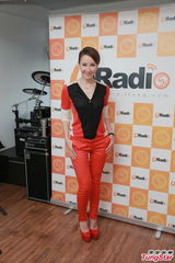 组图：李玟未受限唱令影响 笑而不答千万身价