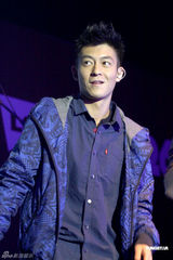 组图：陈冠希现身京城任表演嘉宾 艳照门曾一度迷失