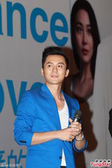 组图：张馨予缺席新剧宣传 李晨独撑场遭逼婚