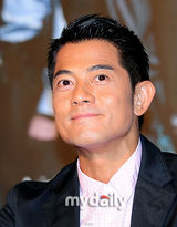 组图：郭富城梁家辉韩国釜山出席《寒战》发布会