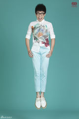 组图：刘心最新宣传照曝光 展清新自然学院风