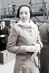 组图：《建党伟业》董璇剧照首曝光 修身风衣抢眼