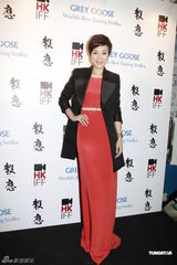 组图：黄秋生带儿子拍电影 杨千嬅力挺任贤齐