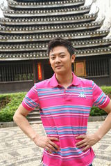 组图：印小天4年前旧照曝光 广西拍摄体验户外生活