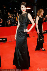 组图：柏林电影节闭幕式红毯 中国女星美艳出挑