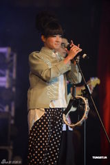 组图：糖兄妹转变风格开唱 暑假将推出新专辑