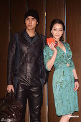 组图：彭于晏谢欣颖代言春装展现迷人色彩与魅力