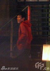 幻灯图：陈冠希上海将开新店 吃庆功宴慰劳员工