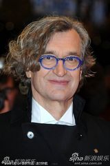 文德斯搂娇妻撑《皮娜》首映 德国总统夫妇秀恩爱