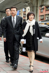 组图：台艺人徐风追思会 好友张菲余天现身致意