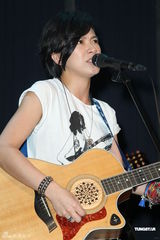 组图：张芸京创作曲公开 同名新专辑将发