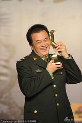 组图：黄宏凭《倾城》获最佳编剧原创剧本奖