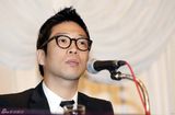 组图：韩国歌手MC梦首尔开记者会解释逃役事件