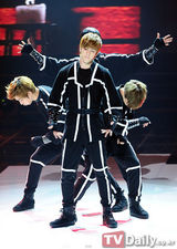 组图：missA朴宰范MBLAQ出演《MISIC ON TOP》