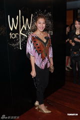 组图：王家卫广告宣传片发布 廖碧儿温碧霞助阵