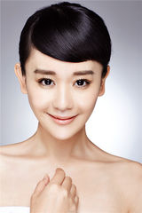 组图：海陆裸妆写真简单清新大气风范