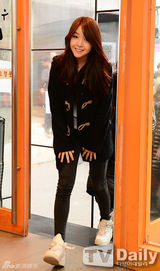 组图：韩团GirlsDay备300份辣炒年糕送粉丝