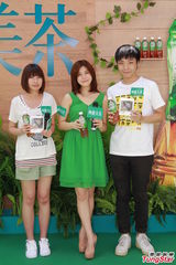 组图：陈妍希生日出工拒谈绯闻男友古天乐