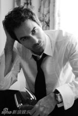 组图：好莱坞群星相 超模辛迪-克劳馥全裸出镜