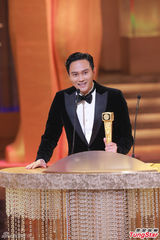 组图：张智霖凭《冲上云霄2》获最受欢迎男角色