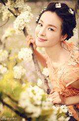 组图：于越清纯甜美写真 阳光清澈诠释青春