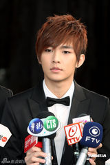 幻灯图集：飞轮海携手具惠善拍MV 被赞帅过韩版F4 