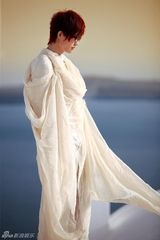 组图：许嵩《海上灵光》内图曝光 化身白衣少年
