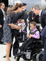 组图：威廉王子婚后首度蜜月 加拿大观光兴致大好