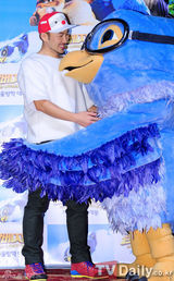 组图：韩星HAHA卢宏哲为动画片《赞比西亚》献声