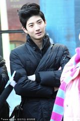 组图：北影表演系招生初试 混血帅哥PK清纯萌妹