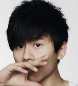 高清组图：张杰《穿越三部曲》可爱表情12连拍