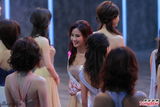 组图：港姐准决赛诞生10强 白纱裙秀腿抢镜