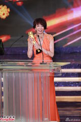 组图：钱嘉乐郑裕玲陈锦鸿等五位获杰出演员大奖