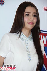 组图：李毓芬盼有情郎 陪过情人节