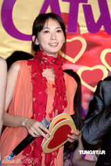 幻灯图：林志玲助阵模特公司开工 泳装环节趣味十足