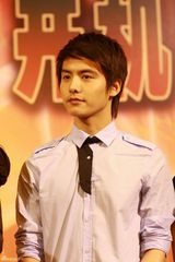 高清组图：《异度公寓》开机 萧蔷收999朵玫瑰