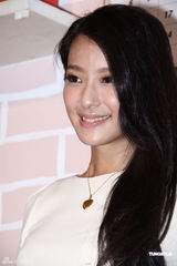 组图：邱泽宣传新剧被问唐嫣装不熟