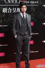 组图：张雨绮红裙明艳 高圆圆清新倪妮妩媚